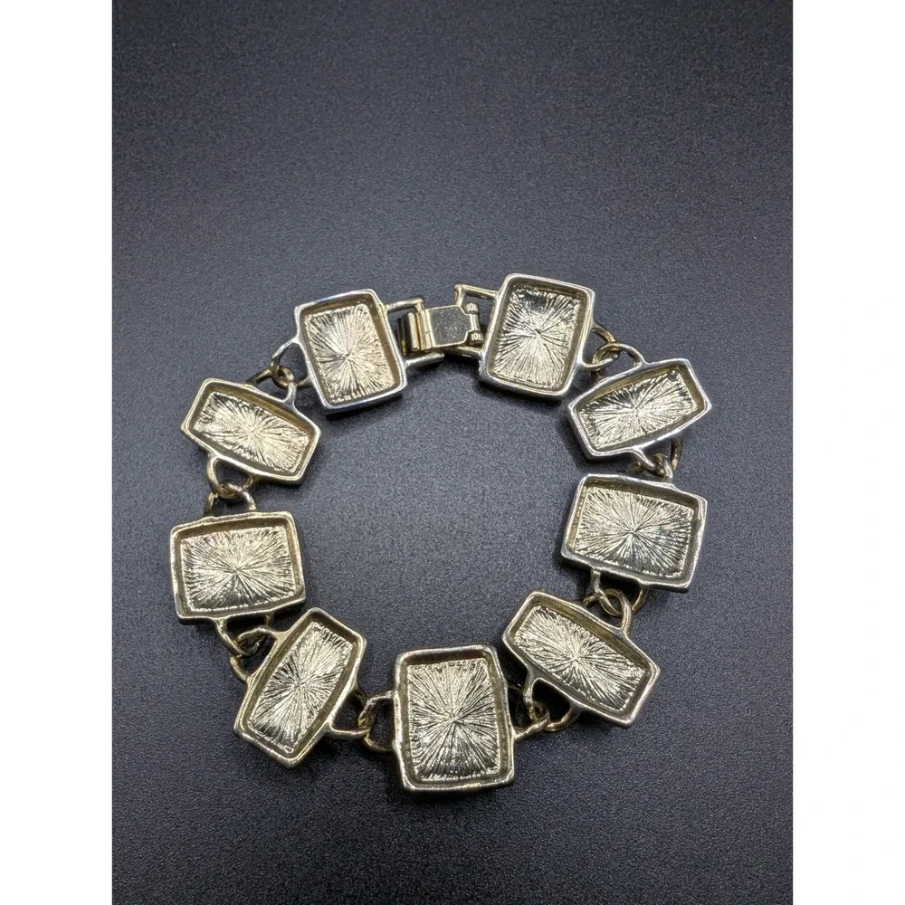 N/A gold tone
